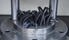 1個模具9個孔，流體拋光機(jī)5分鐘夠猛！