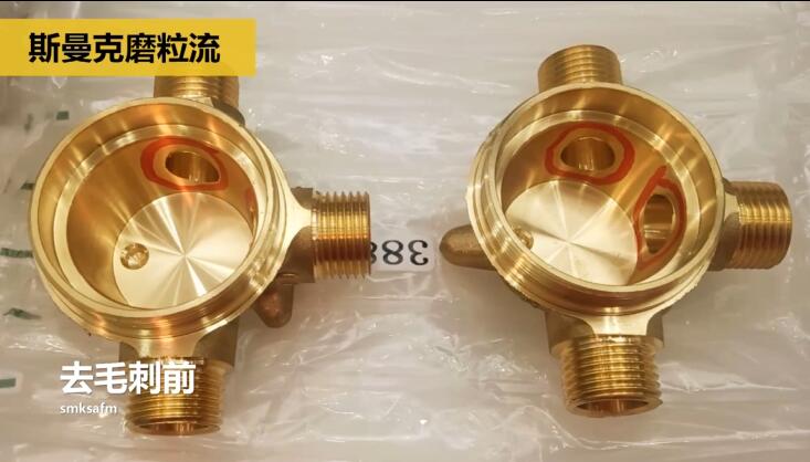 用磨粒流不怕劃傷，銅三通<a href='http://m.aspachord.cn' target='_blank'><u>交叉孔去毛刺</u></a>