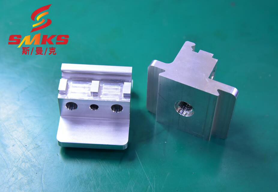 鋁合金<a href='http://m.aspachord.cn' target='_blank'><u>交叉孔去毛刺</u></a>最新工藝
